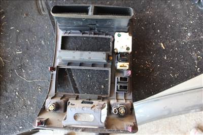 Toyota Land Cruiser Prado (J9) középkonzol keret kompletten