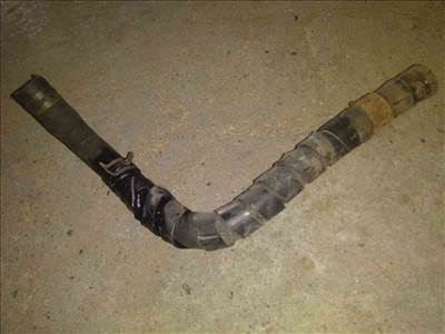 Mazda B2500 Vízcső