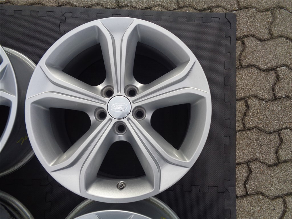 Land Rover gyári alufelni 17-es, 5×108-as osztó szenzorral újszerűen eladó.  4. kép