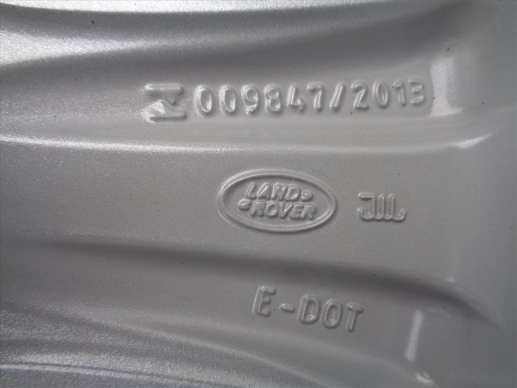 Land Rover gyári alufelni 17-es, 5×108-as osztó szenzorral újszerűen eladó.  7. kép