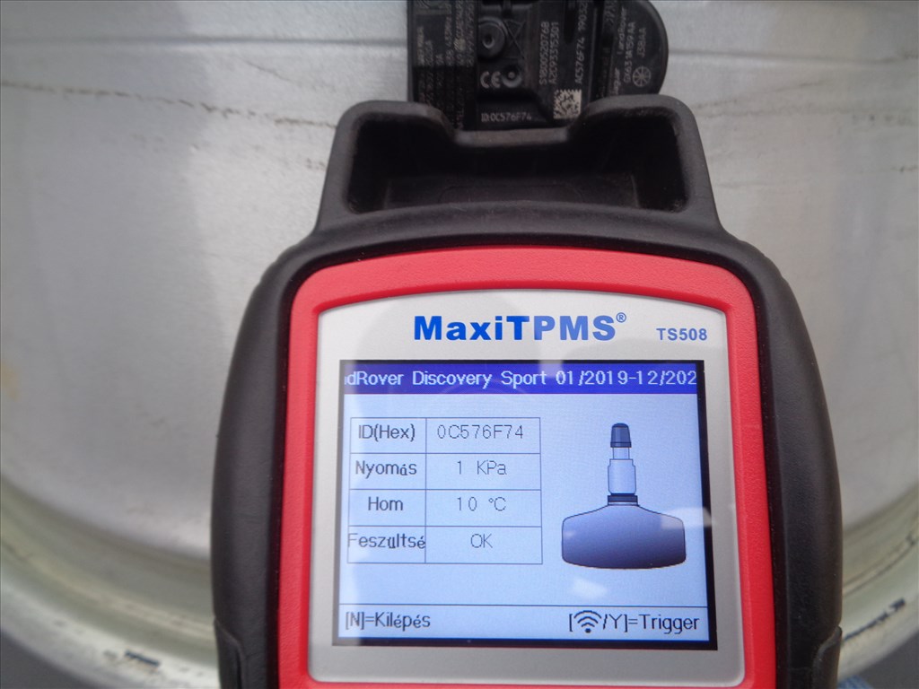 Land Rover gyári alufelni 17-es, 5×108-as osztó szenzorral újszerűen eladó.  9. kép