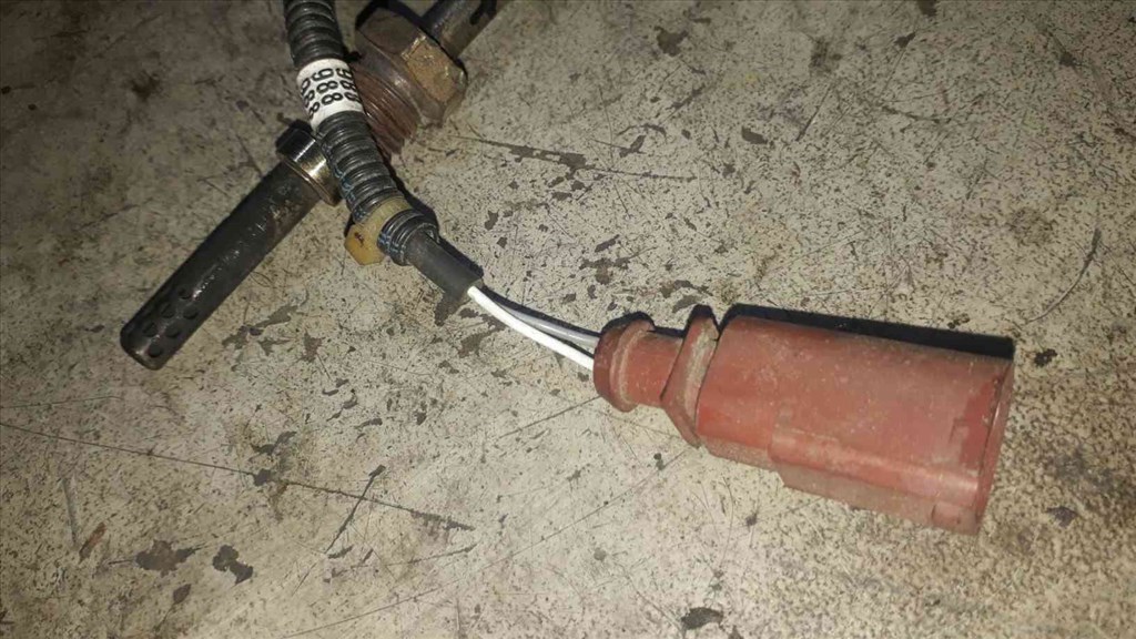 Volkswagen Transporter T5 Kipufogógáz Hõmérséklet Jeladó 070 906 088 AD 2. kép