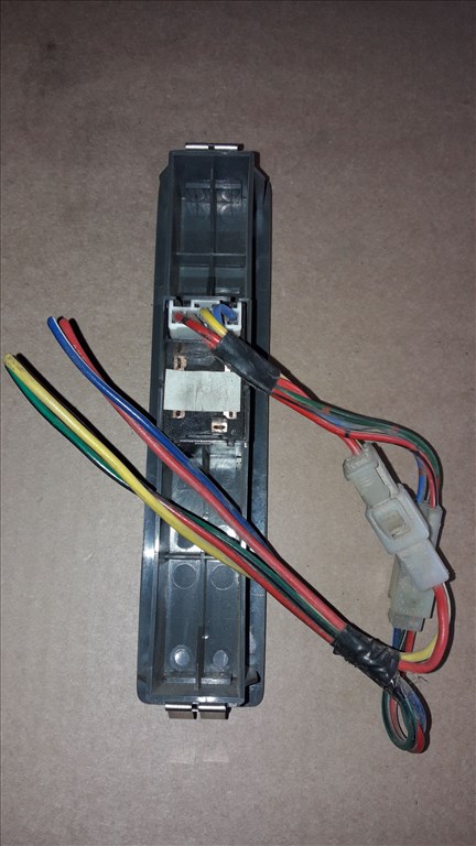 Suzuki Vitara Jobb Elsõ Ablakemelõ Kapcsoló 2. kép