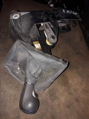 Opel Astra H Váltó Kulissza