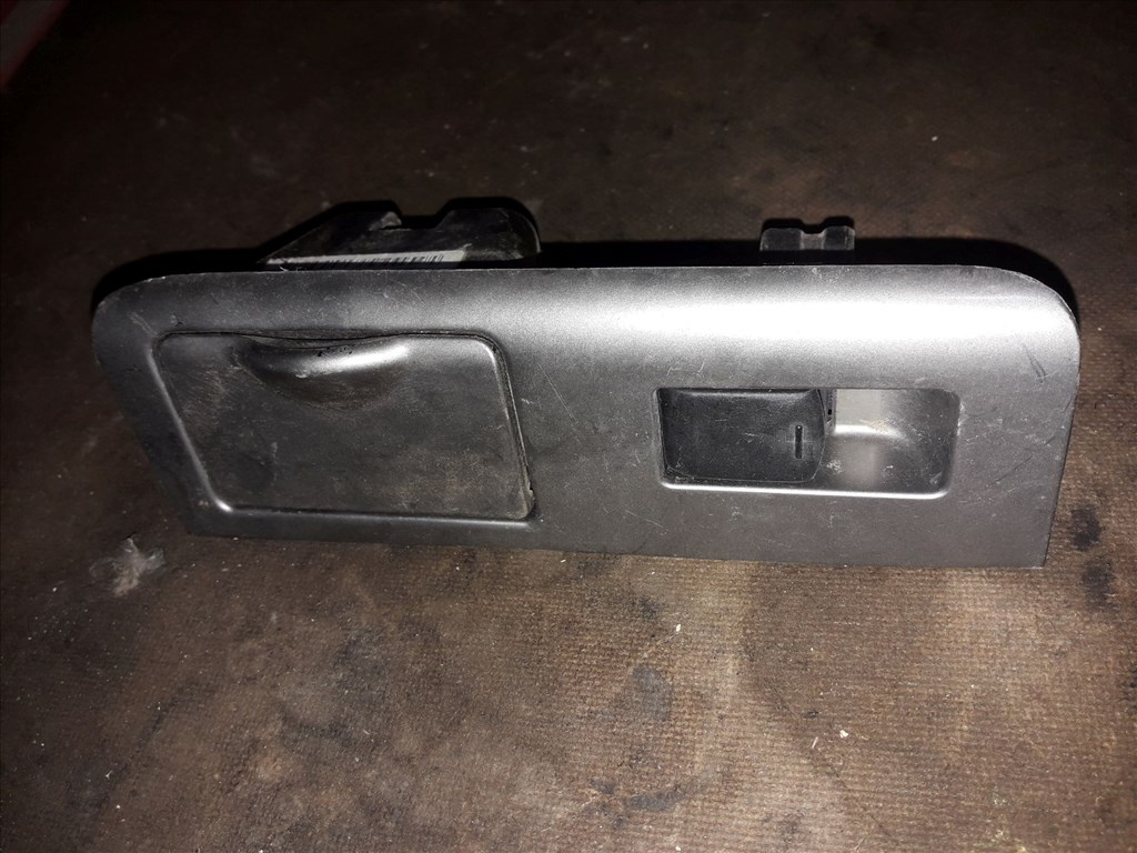 Nissan Navara D40 Ablakemelõ Kapcsoló 82960-EB360 1. kép