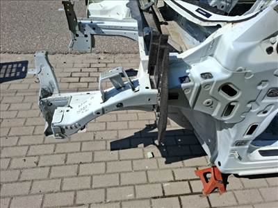 Nissan Leaf (ZE1) bal első negyed