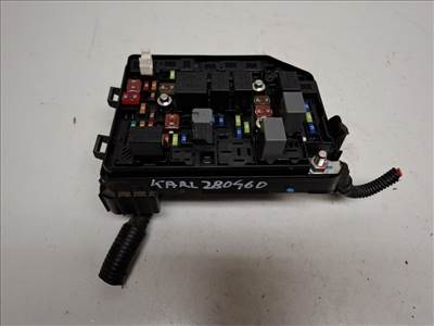 Opel Karl  biztosítéktábla motortér 42483378