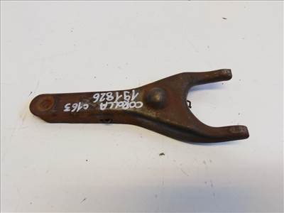 Toyota Corolla (E12) kuplung kiemelő villa