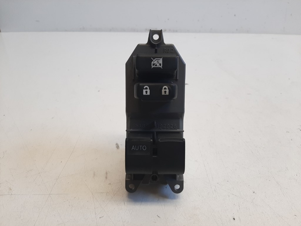 Toyota Yaris (XP90) bal elsõ ablakemelõ kapcsoló 1. kép