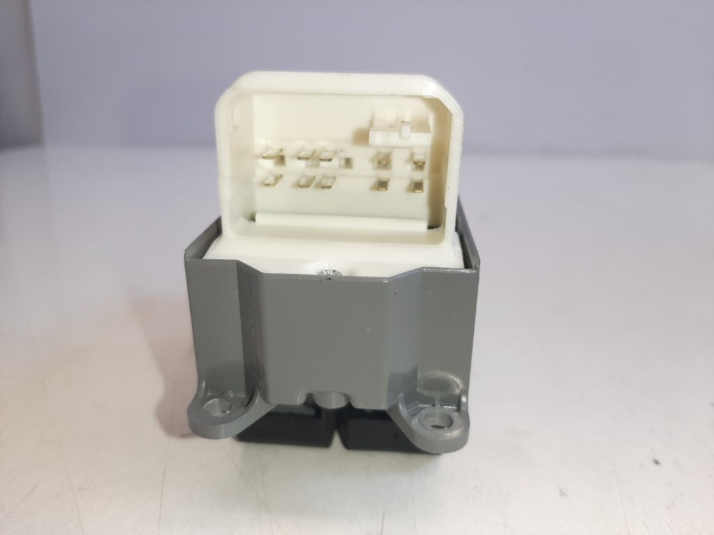 Toyota Yaris (XP90) bal elsõ ablakemelõ kapcsoló 3. kép