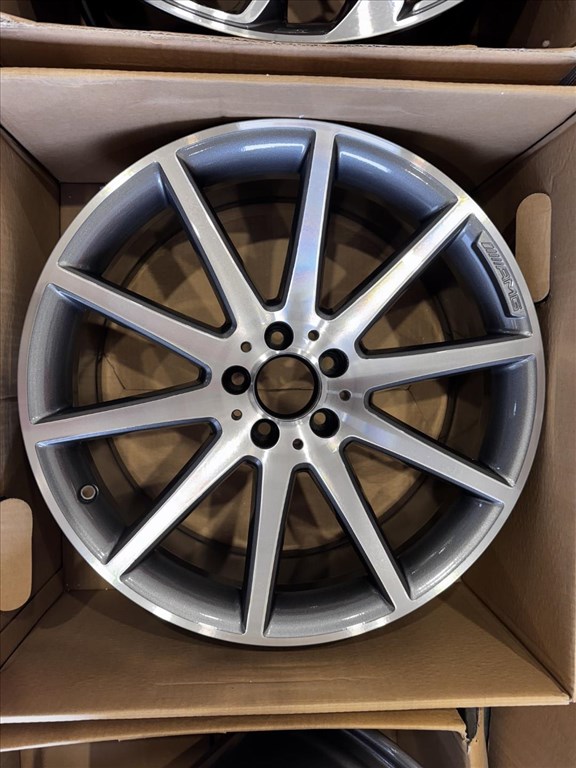 R20 Original mercedes 8J ET43.5 - A156 401 0402 / A1564010402 2DB alufelni felni 2. kép