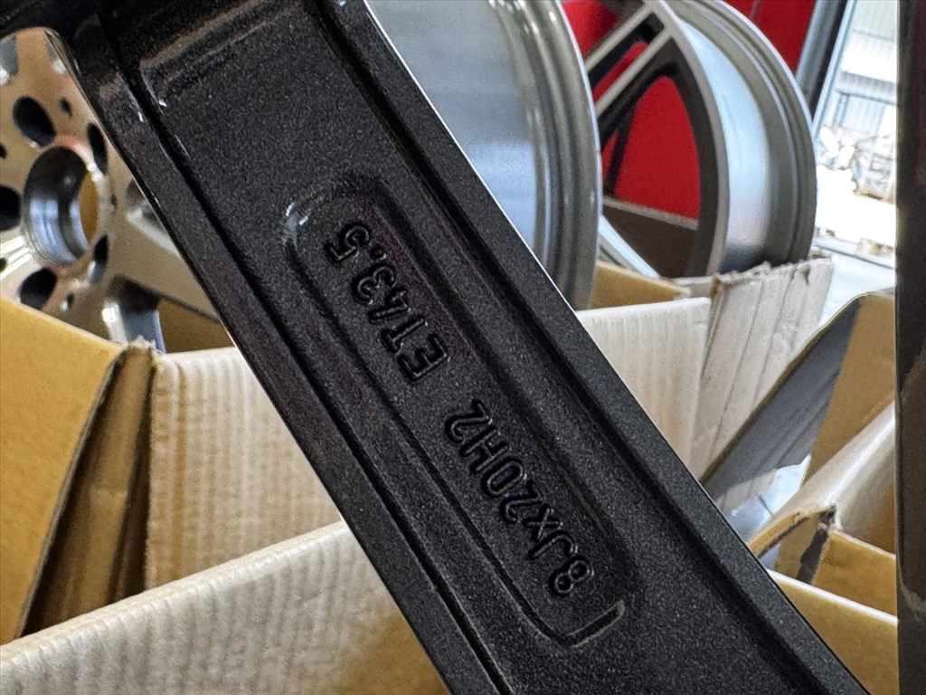 R20 Original mercedes 8J ET43.5 - A156 401 0402 / A1564010402 2DB alufelni felni 3. kép