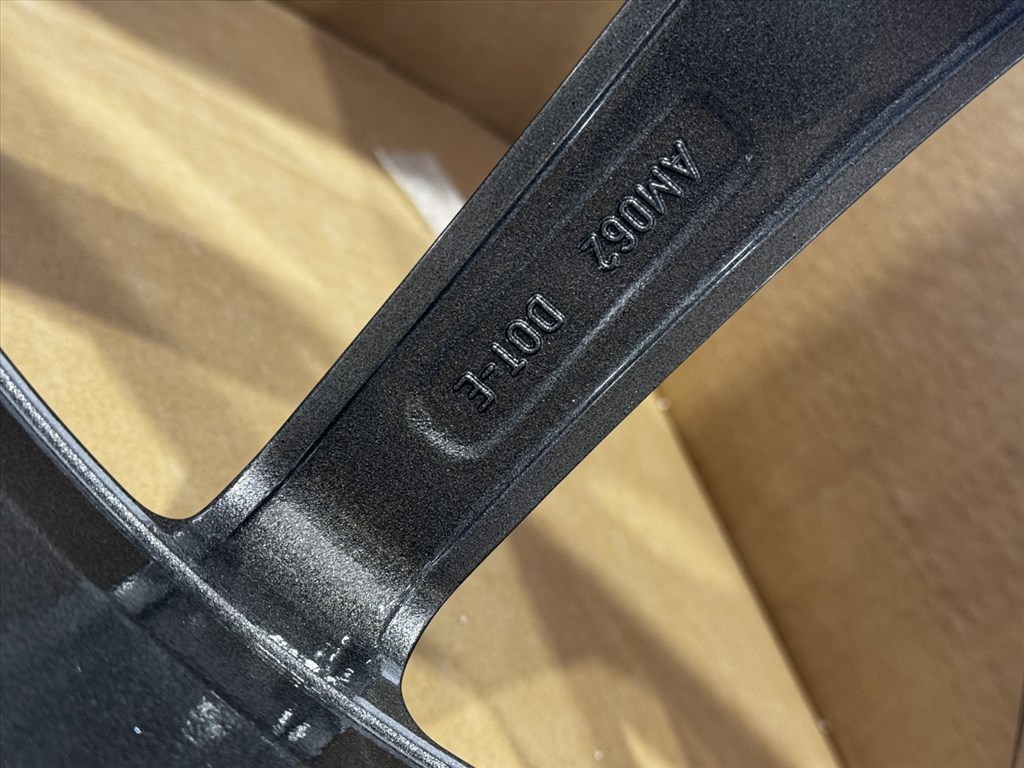 R20 Original mercedes 8J ET43.5 - A156 401 0402 / A1564010402 2DB alufelni felni 7. kép