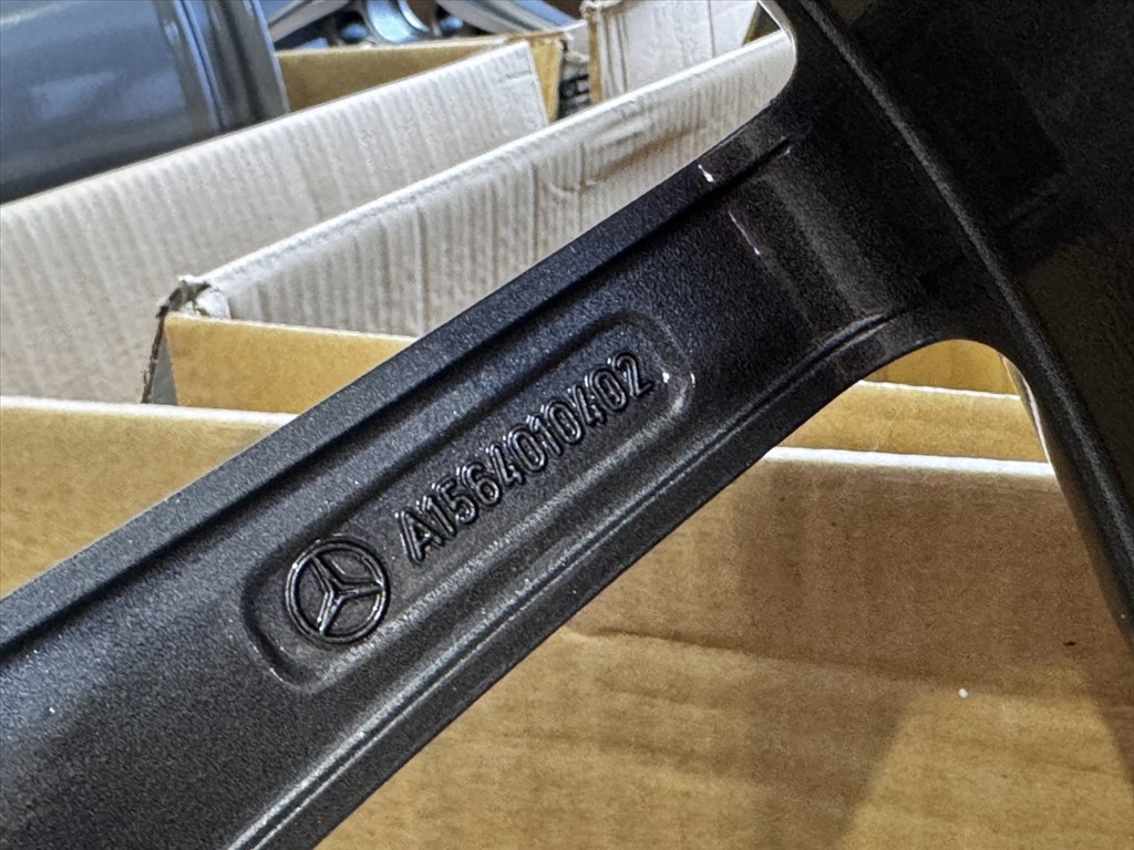 R20 Original mercedes 8J ET43.5 - A156 401 0402 / A1564010402 2DB alufelni felni 8. kép