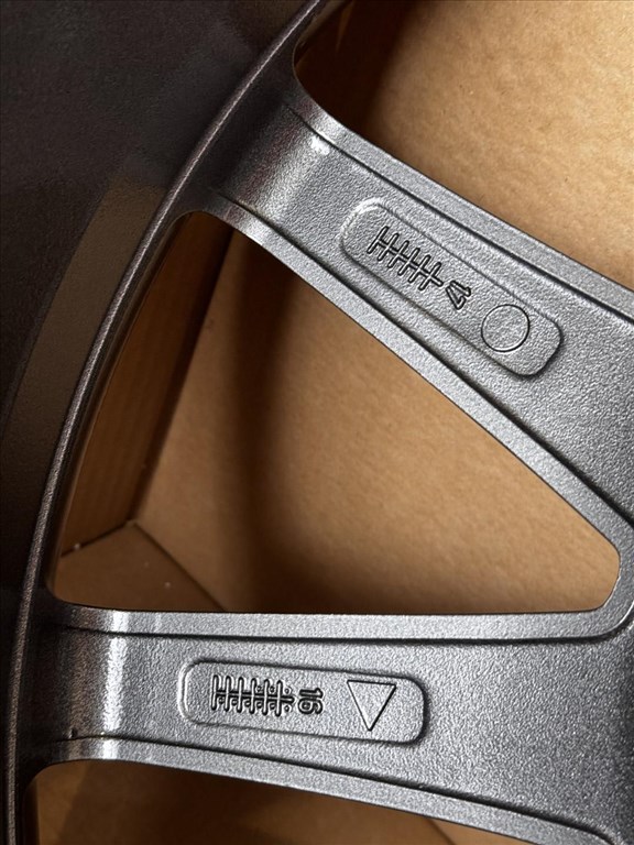 R20 Original mercedes 8J ET43.5 - A156 401 0402 / A1564010402 2DB alufelni felni 12. kép