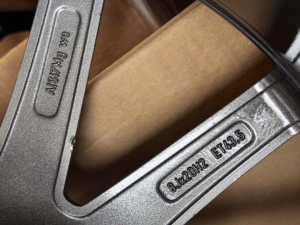 R20 Original mercedes 8J ET43.5 - A156 401 0402 / A1564010402 2DB alufelni felni 15. kép