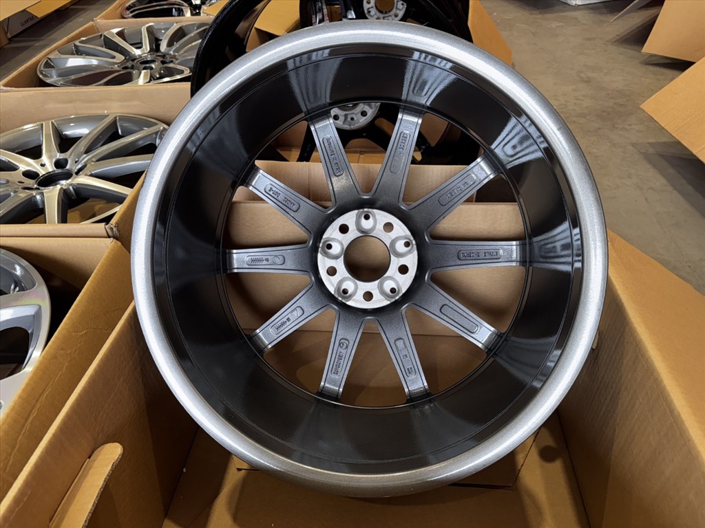 R20 Original mercedes 8J ET43.5 - A156 401 0402 / A1564010402 2DB alufelni felni 16. kép