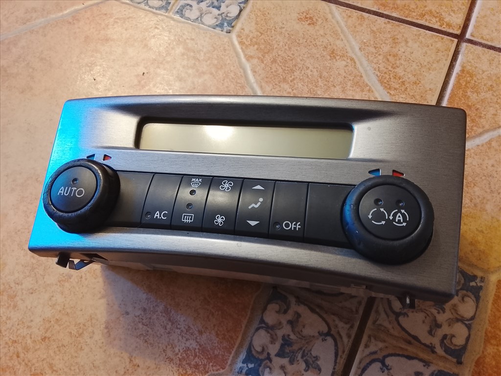 Renault Laguna II digitális klímavezérlő panel  8200181132 1. kép