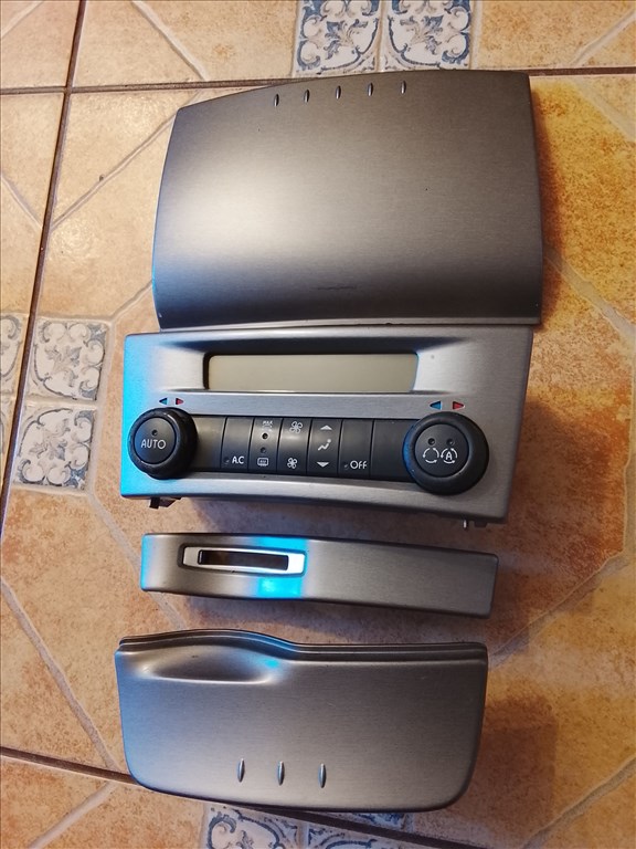 Renault Laguna II digitális klímavezérlő panel  8200181132 4. kép