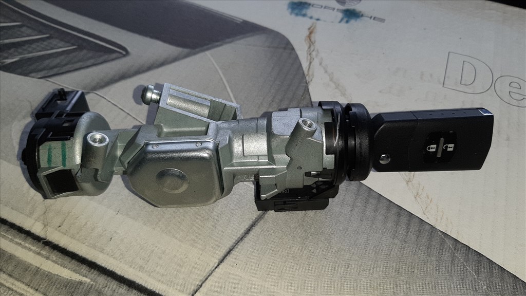 Mazda 3 BK 1.6Dízel gyújtáskapcsoló  3m513f880 2. kép
