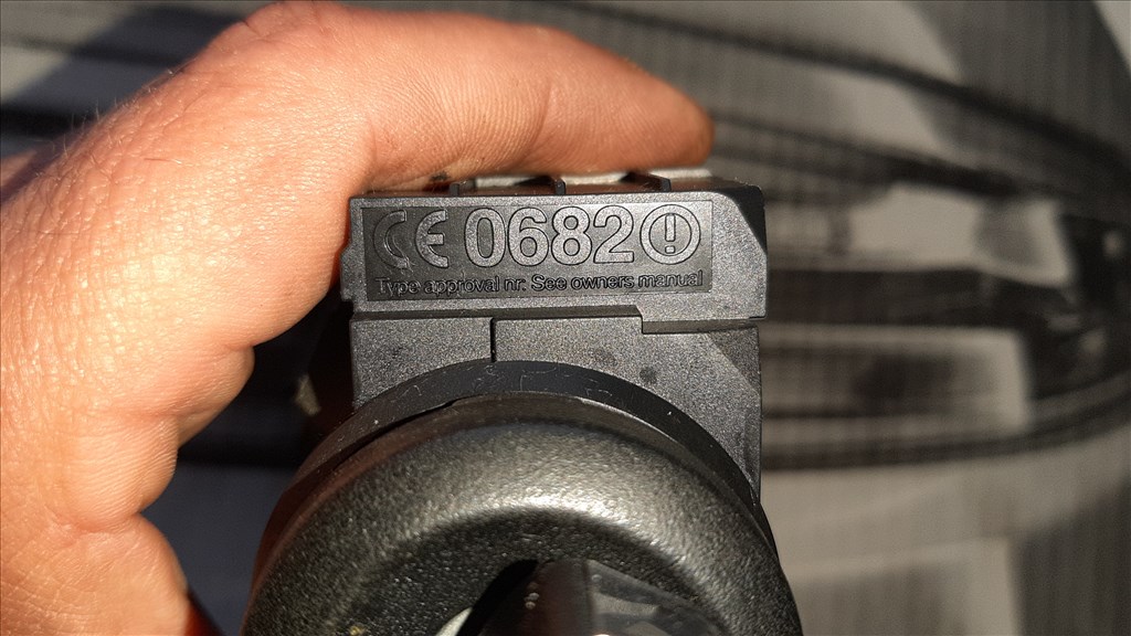 Mazda 3 BK 1.6Dízel gyújtáskapcsoló  3m513f880 5. kép