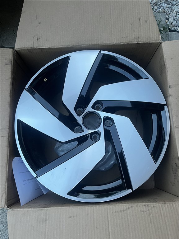  5x112 lyukosztású 7,5JJ 18" újszerű (gyári felni) alufelni 5H 06 01 025 H 3. kép