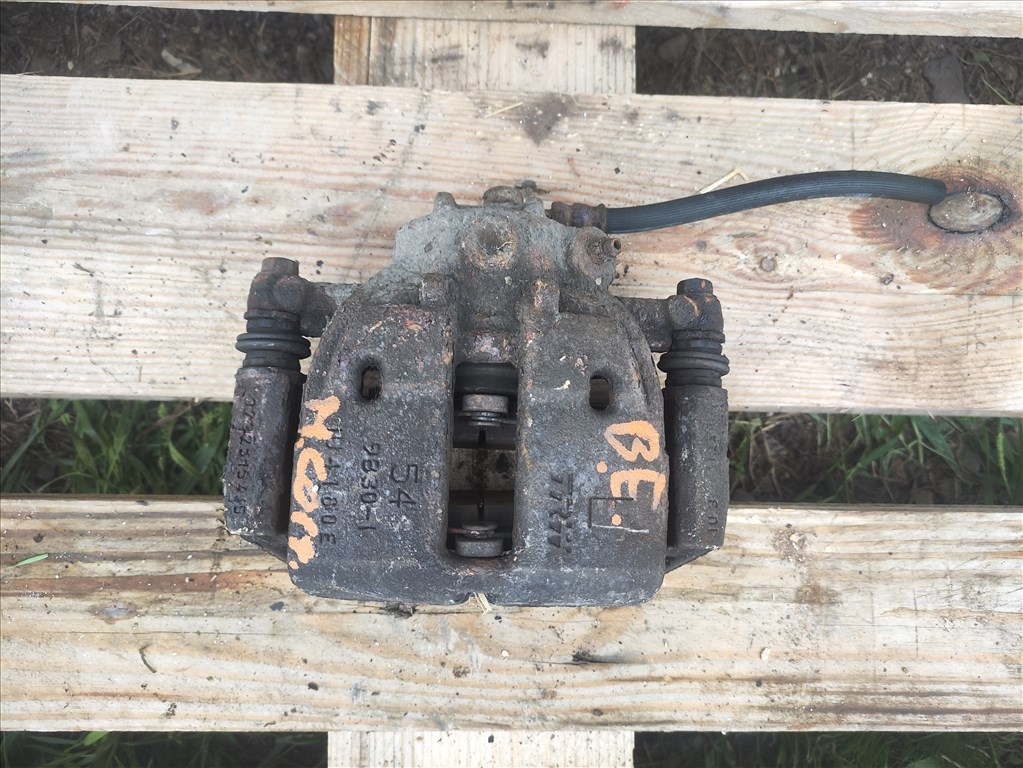 Mitsubishi Colt V 1.1 bal első féknyereg  323251545 1. kép