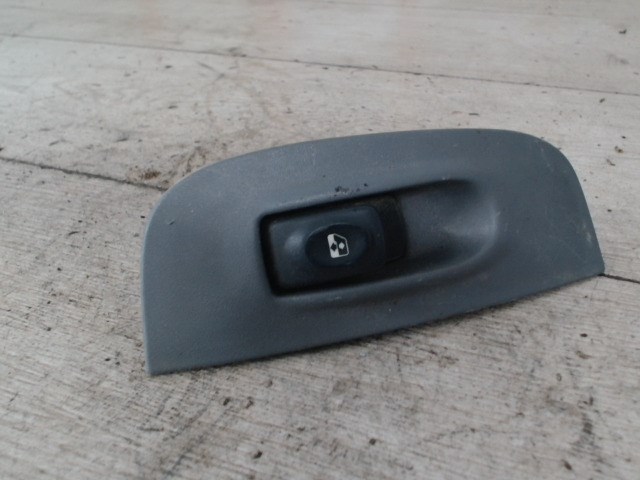 RENAULT MEGANE 99-02 Jobb első ablakemelő kapcsoló 1. kép