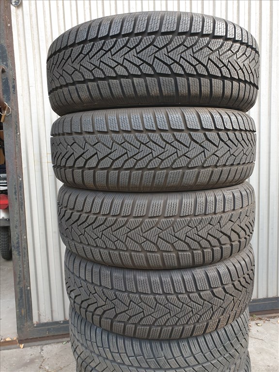  215/60 17 Uniroyal WinterExpert (99,9%) 1. kép