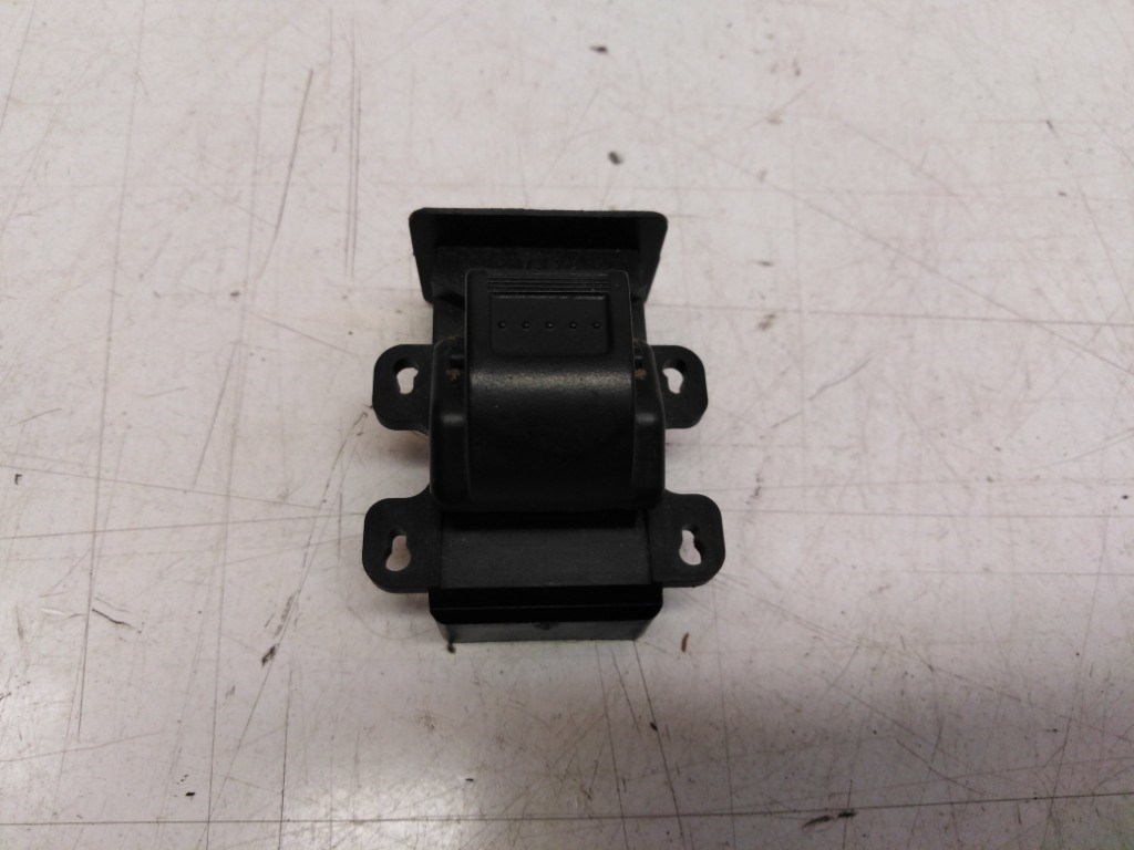 Honda Jazz (GD) jobb elsõ ablakemelõ kapcsoló 1. kép