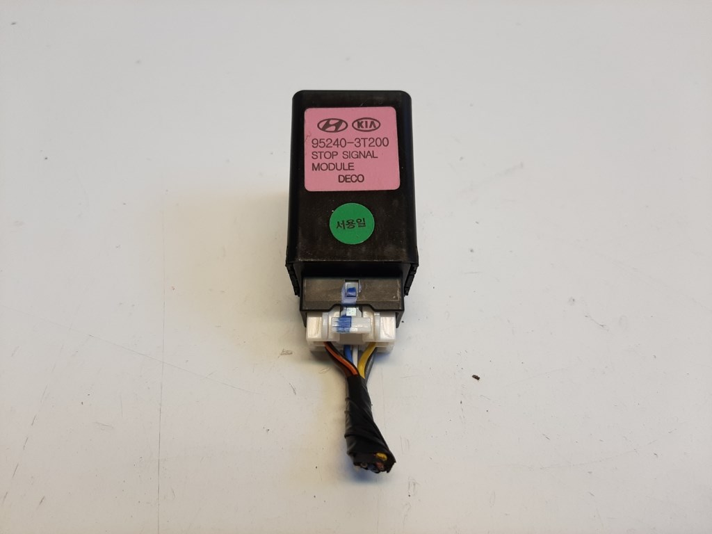 Hyundai I 10  féklámpa kapcsoló 952403T200 1. kép