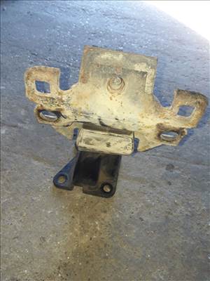 Nissan Navara D40 Bal Motortartó Bak