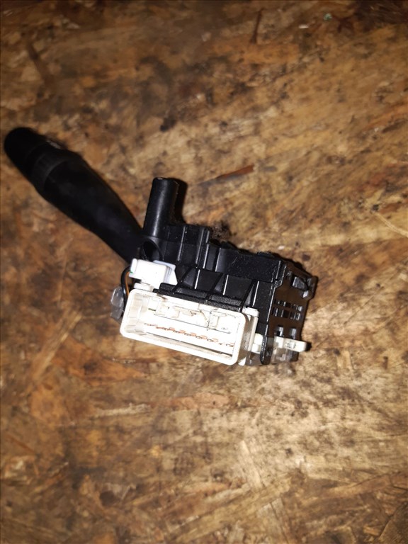 Suzuki Swift III 04-10 Index Kapcsoló 173744 2. kép