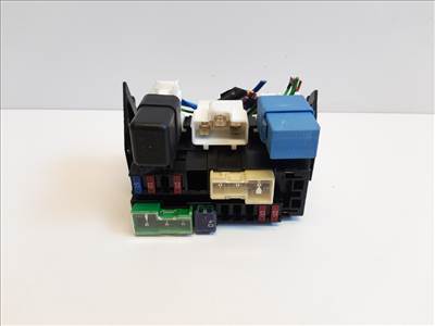 Nissan Note (E12) biztosítéktábla motortér