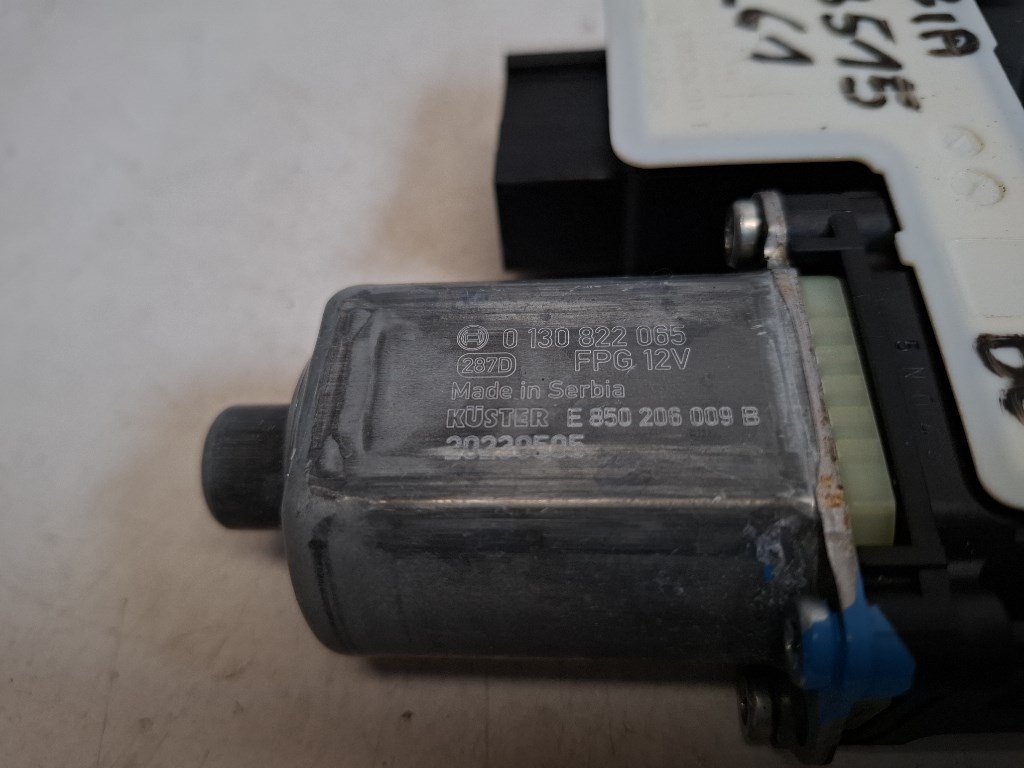 Skoda Fabia bal elsõ ablakemelõ motor 2Q1959405C 0130822065 4. kép