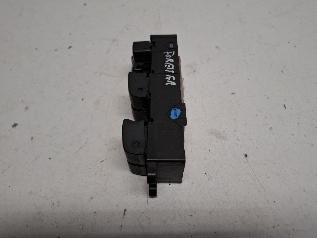 Subaru Forester (SG) bal elsõ ablakemelõ kapcsoló 2. kép