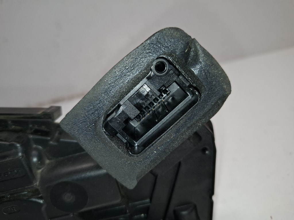 Volkswagen Golf VII (5G) jobb hátsó ajtózár 5K4839016Q 4. kép