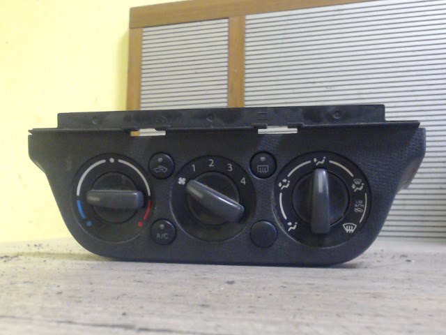 SUZUKI SWIFT 05-10 Fűtés vezérlő panel 1. kép