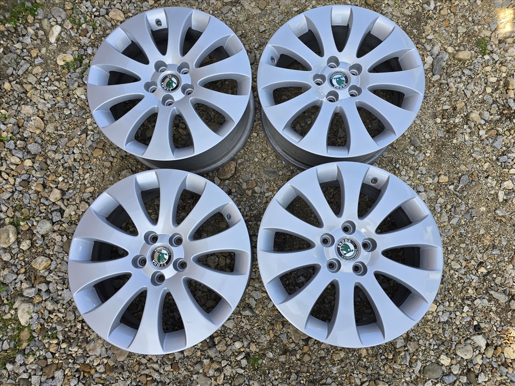  17-es,5x112-es újszerű gyári Audi alufelni 2. kép