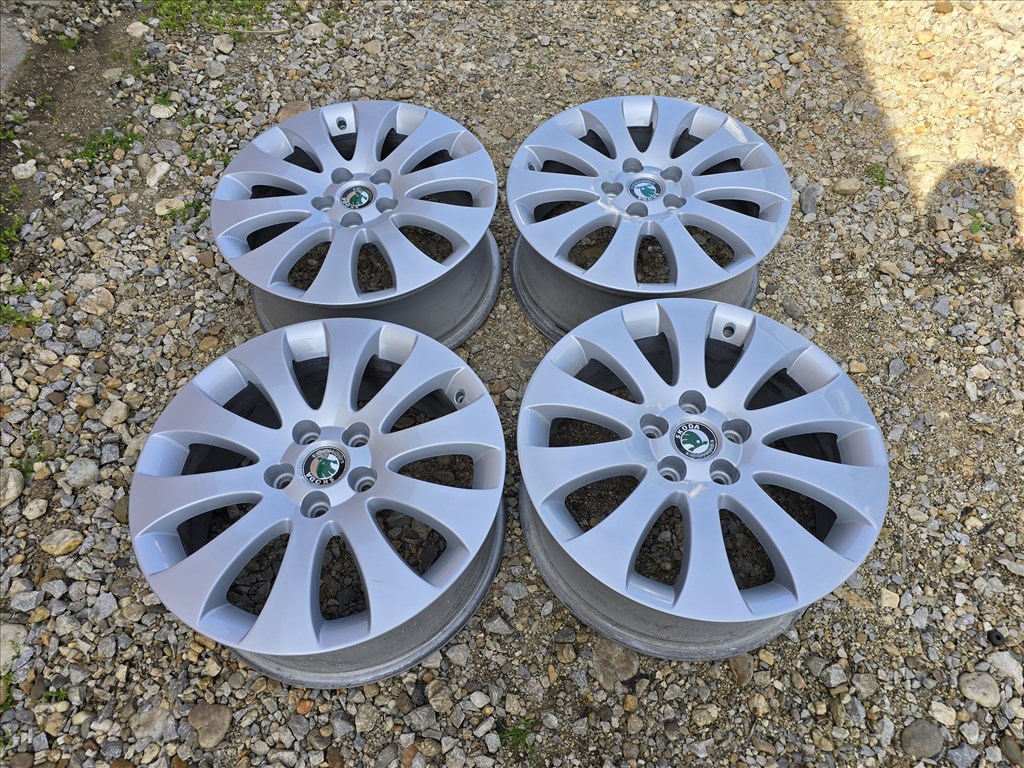  17-es,5x112-es újszerű gyári Audi alufelni 3. kép