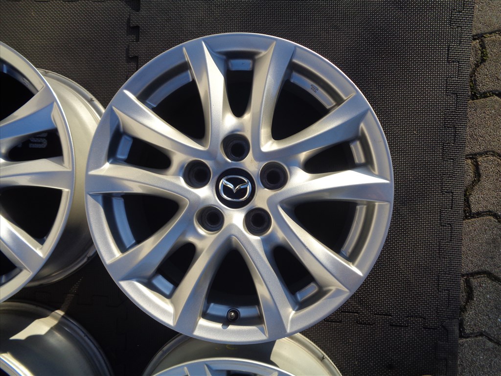 Mazda gyári alufelni 16-os, 5×114.3-as osztó szép állapotban eladó. 4. kép
