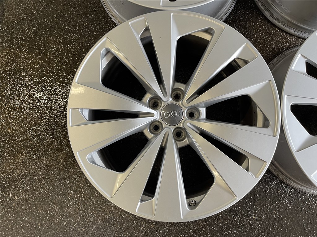 19-es,  5x112-es újszerű gyári Audi alufelni 2. kép