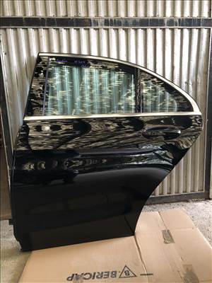 Mercedes Benz C osztály W 205 bal hátsó ajtó