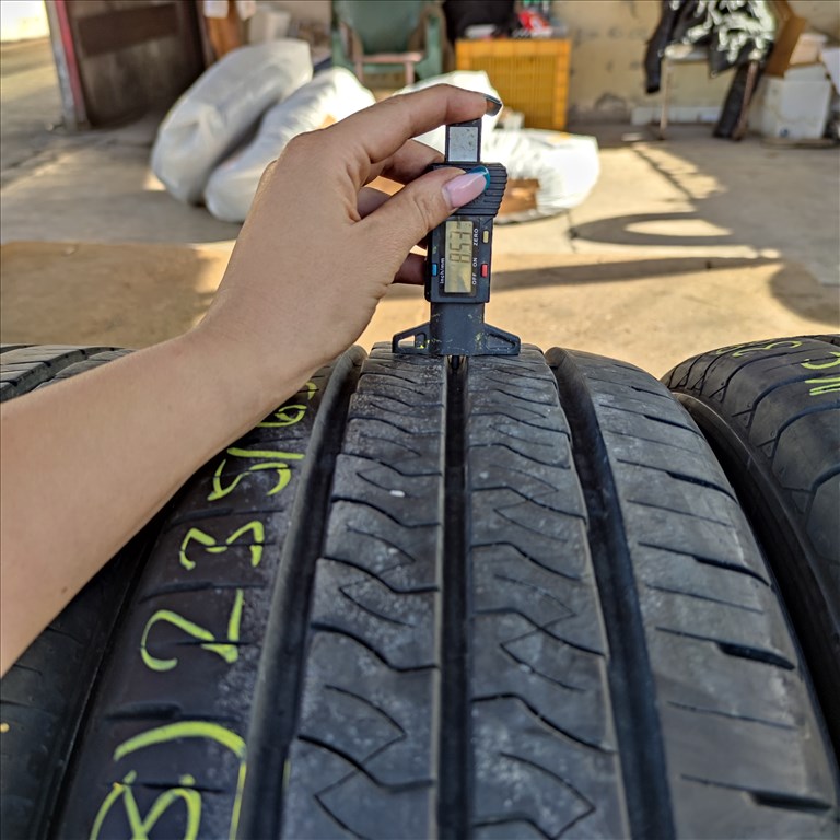  235/65 R16C Kumho nyári gumi 38000ft a 2db/298/ 1. kép