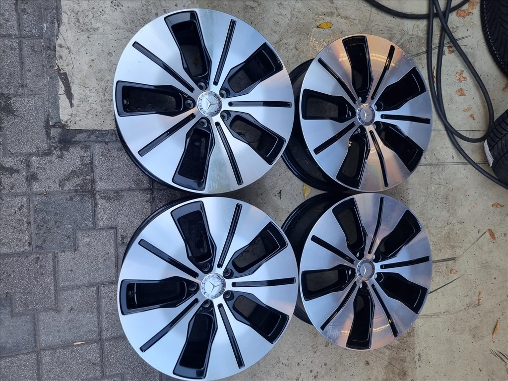  5x112 lyukosztású 8JJ 19" újszerű gyári Mercedes alufelni 1. kép