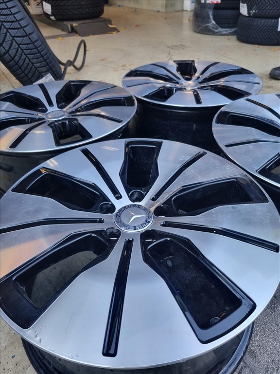  5x112 lyukosztású 8JJ 19" újszerű gyári Mercedes alufelni 3. kép