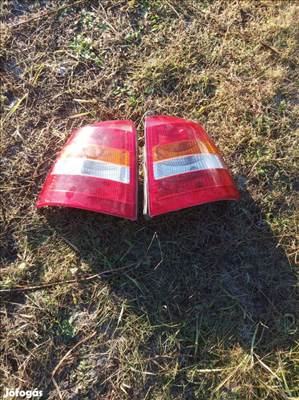 Opel Astra.G.háromajtós hátsó lámpák eladók.