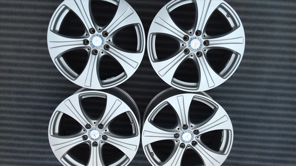  5x112 lyukosztású 8JJ 18" újszerű Mercedes (gyári felni) alufelni 1. kép