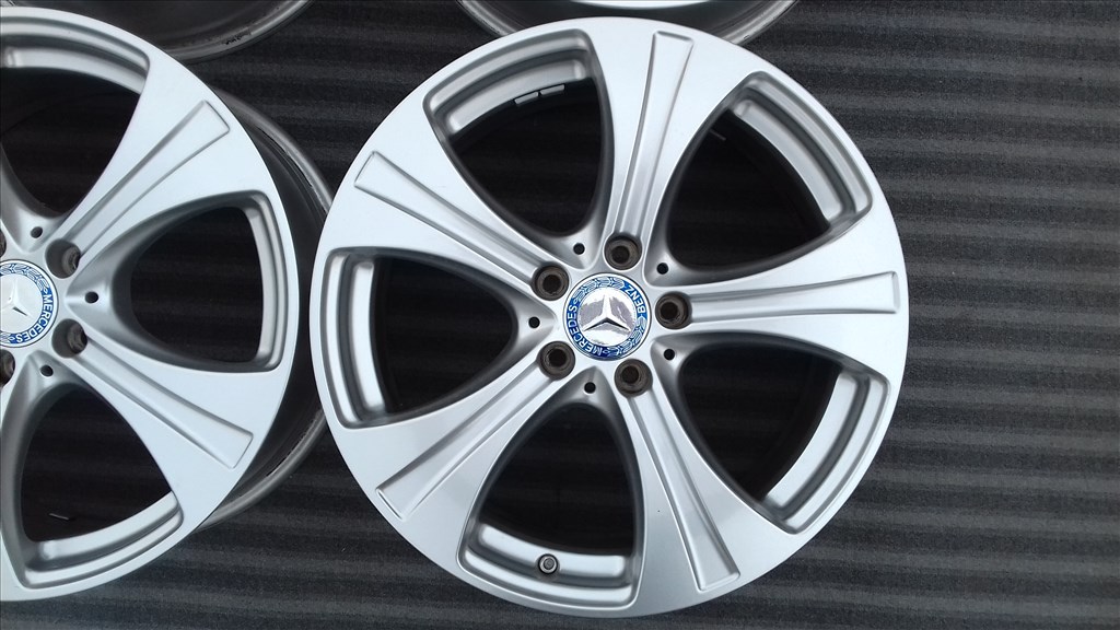  5x112 lyukosztású 8JJ 18" újszerű Mercedes (gyári felni) alufelni 3. kép