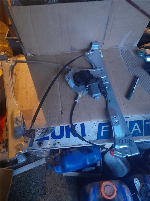 Renault clio 3 bal első ablakemelő  1. kép